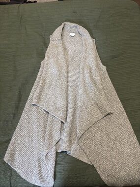 Old Navy Gray Sleeveless Open-Front Knit Vest